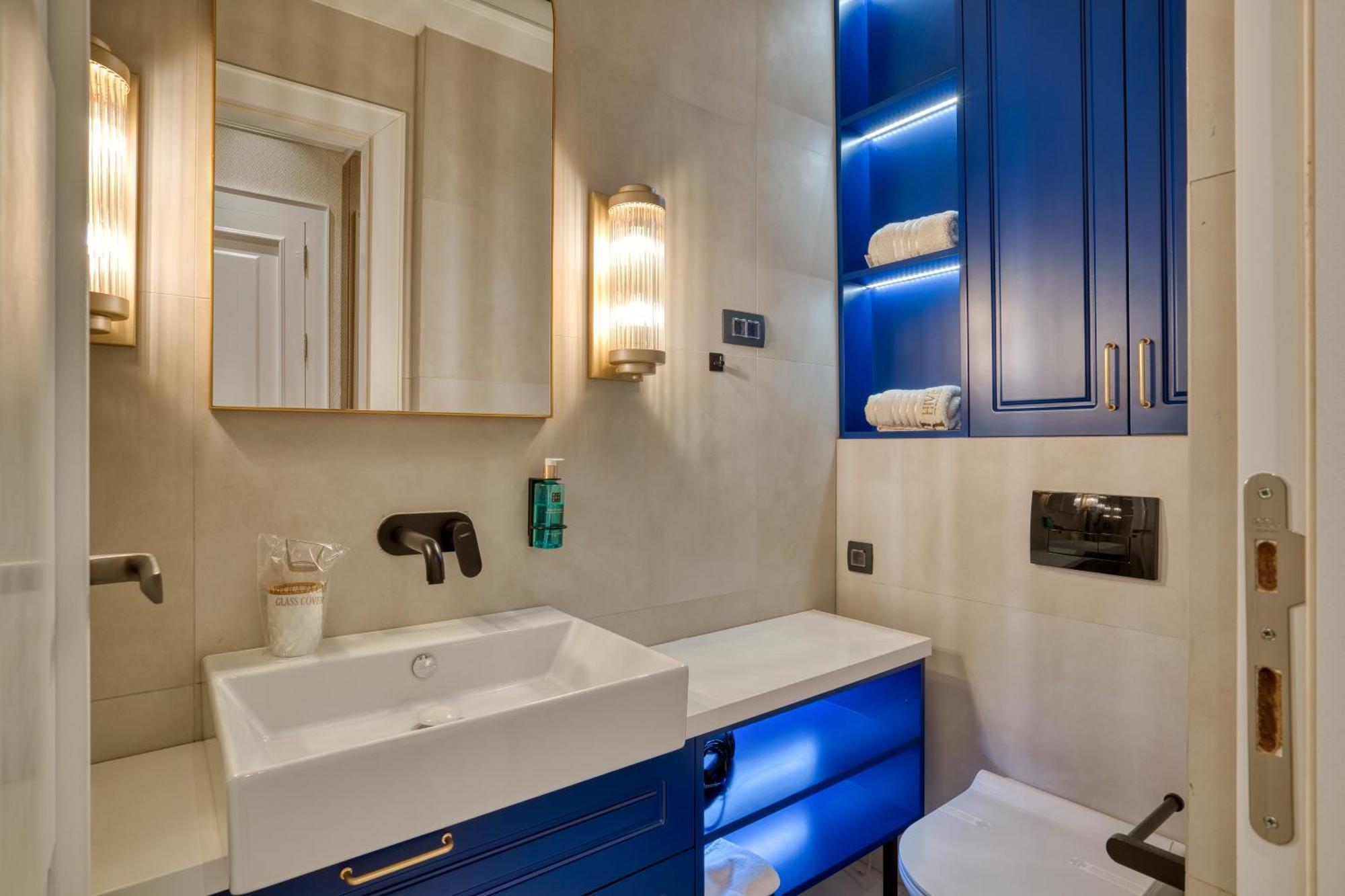 Hive Luxury Suites By Mn Property Котор Экстерьер фото