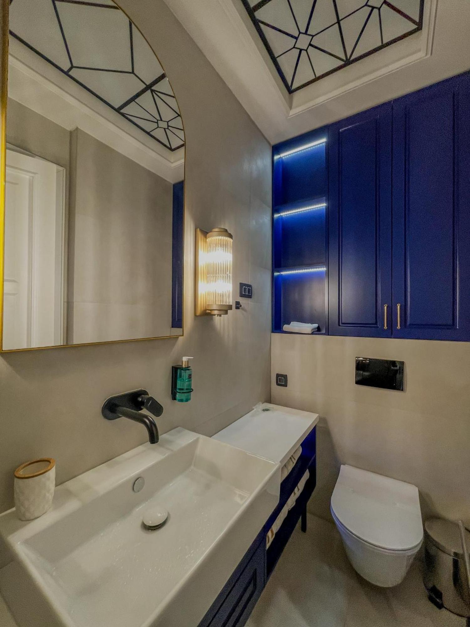 Hive Luxury Suites By Mn Property Котор Экстерьер фото