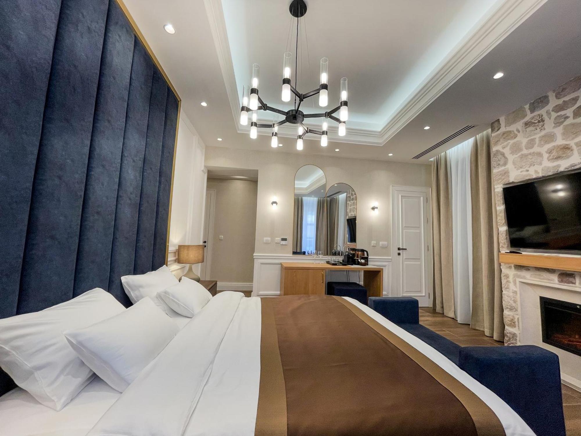 Hive Luxury Suites By Mn Property Котор Экстерьер фото