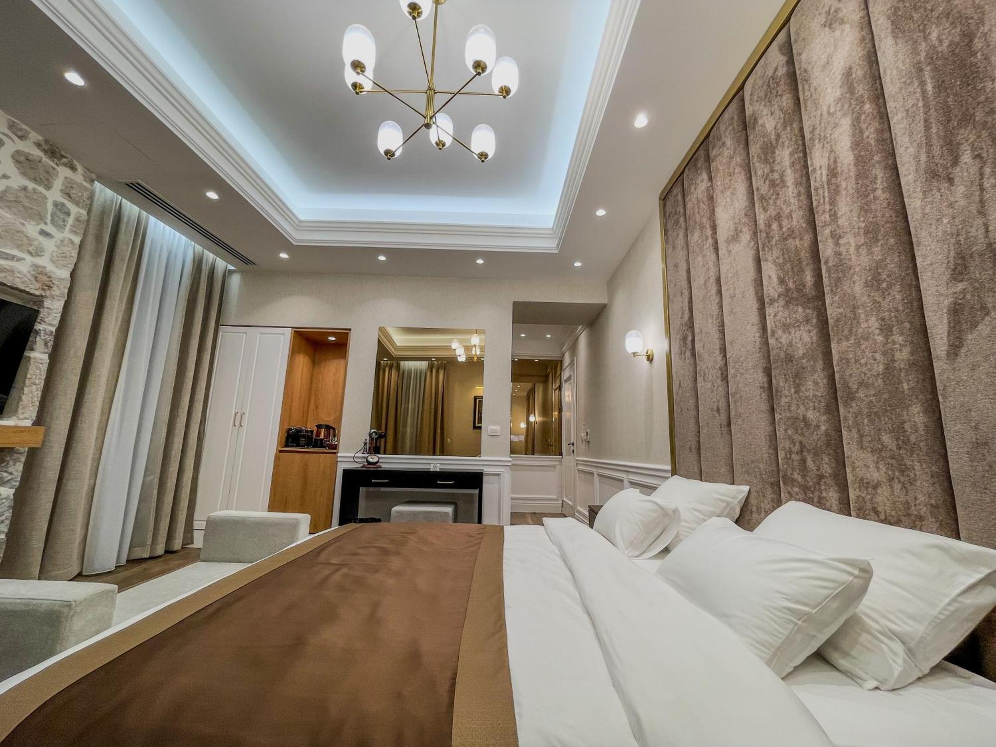 Hive Luxury Suites By Mn Property Котор Экстерьер фото