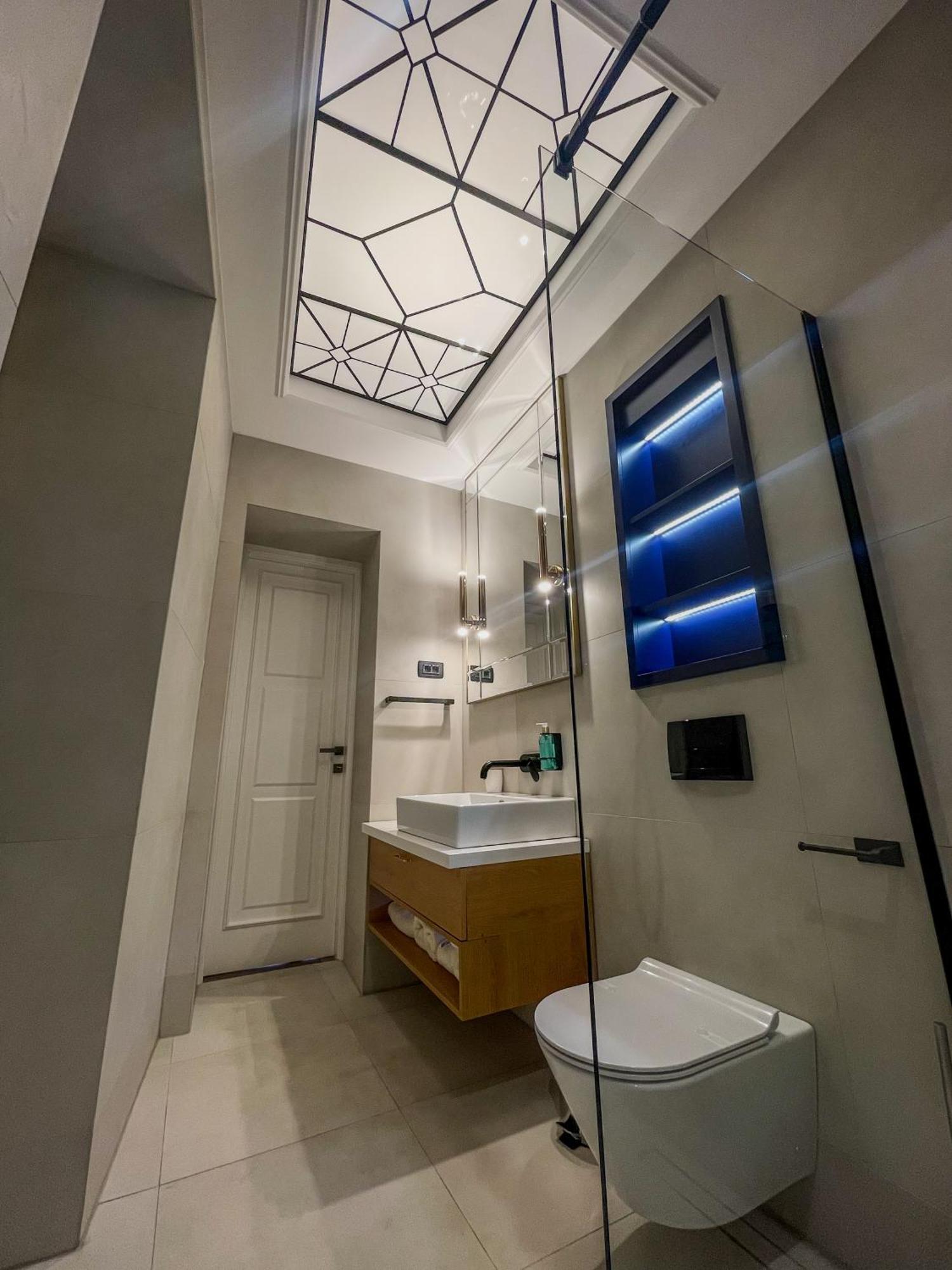 Hive Luxury Suites By Mn Property Котор Экстерьер фото